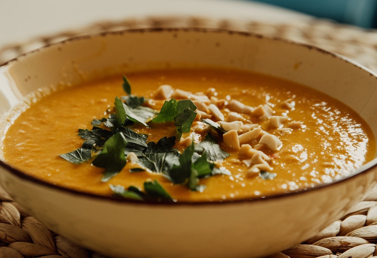 Kürbis-Kokos-Suppe - wenn die Saison am Teller leuchtet! - AbHof Blog